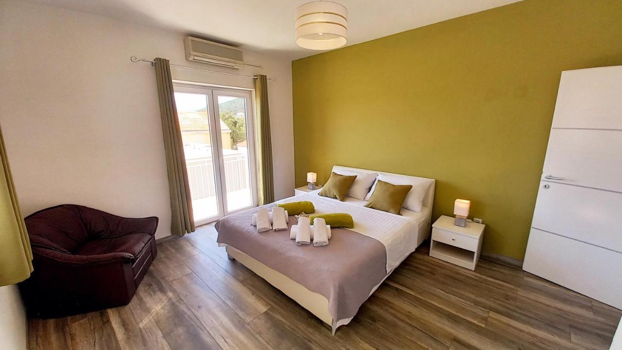 Apartmani Omrcen Baška Voda Eksteriør billede