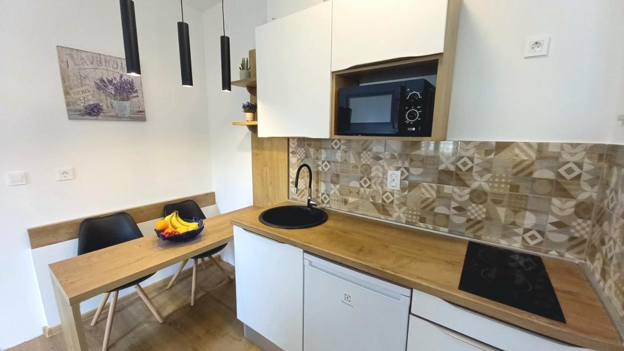 Apartmani Omrcen Baška Voda Eksteriør billede