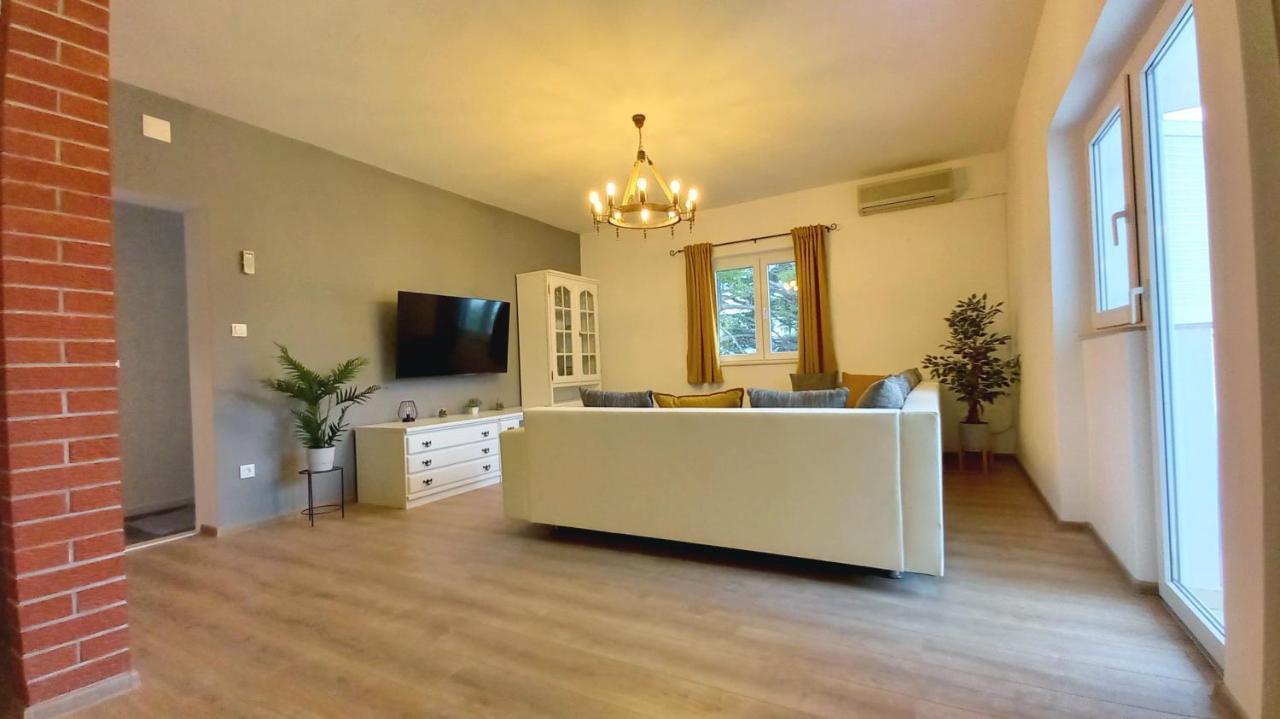 Apartmani Omrcen Baška Voda Værelse billede