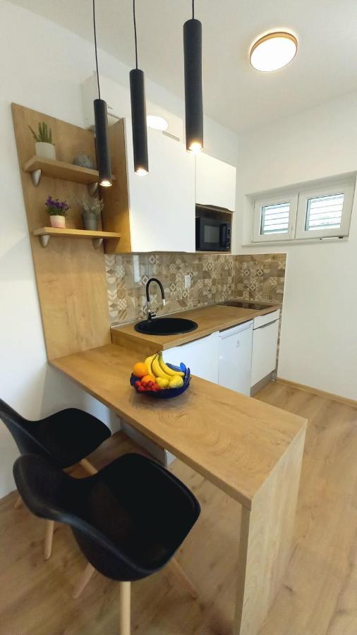 Apartmani Omrcen Baška Voda Værelse billede